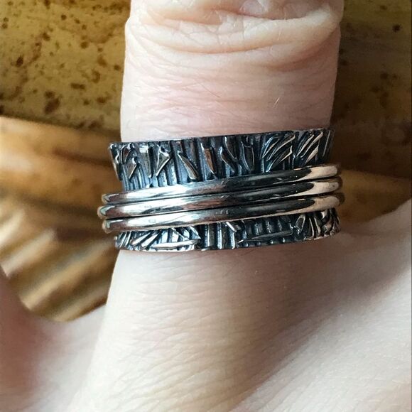 Sterling Silver Band Ring Size 6 - Picture 1 of 8
